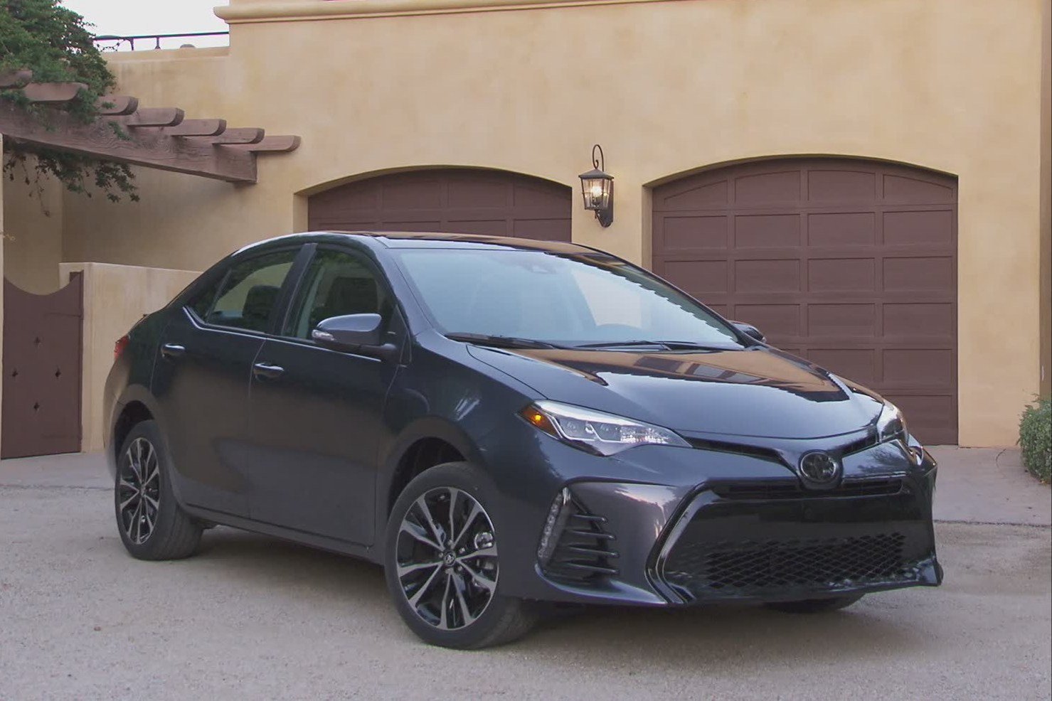 Gray 2017 Toyota Corolla XSE parked in a driveway